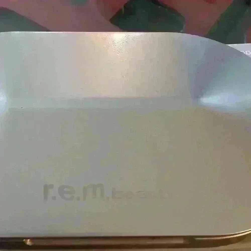 R.E.M.beauty Principessa Eyeshadow Palette in Midnight Shadows - Picture 10 of 11